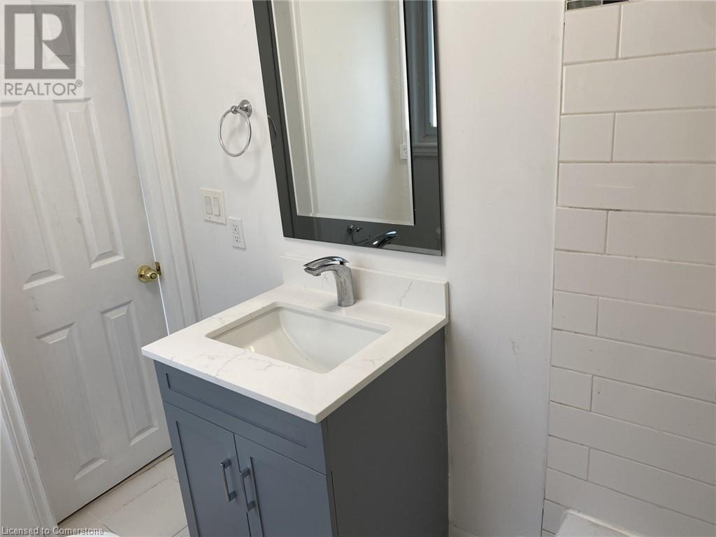 Photo 11 of 1164 Cannon Street E, Hamilton ON