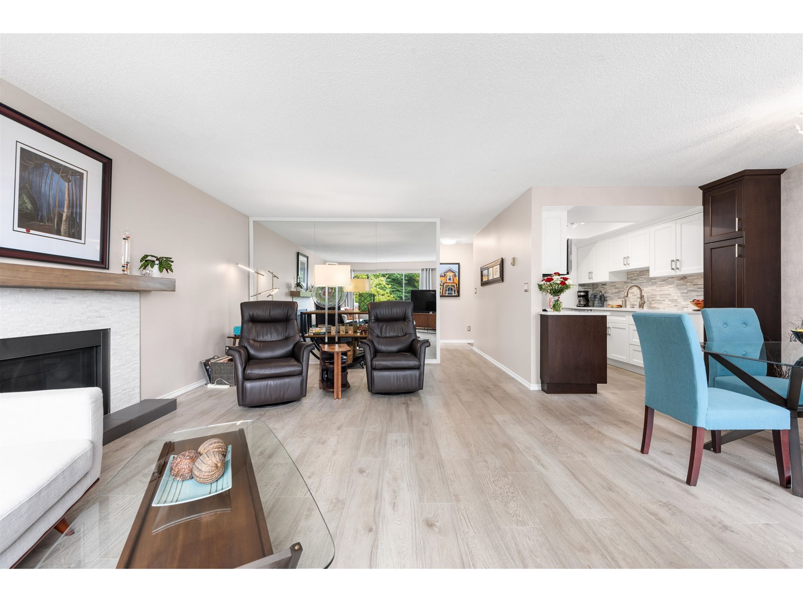 Photo 9 of 305 15010 Roper Avenue, White Rock BC