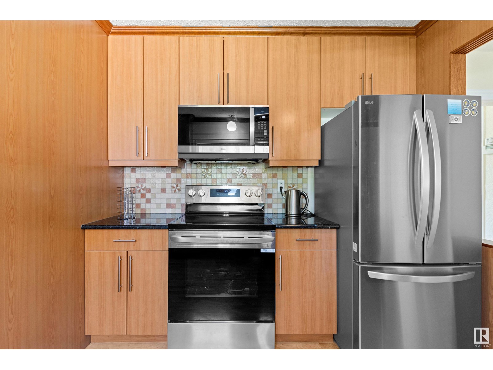 Photo 18 of 11406 73 Av Nw, Edmonton AB