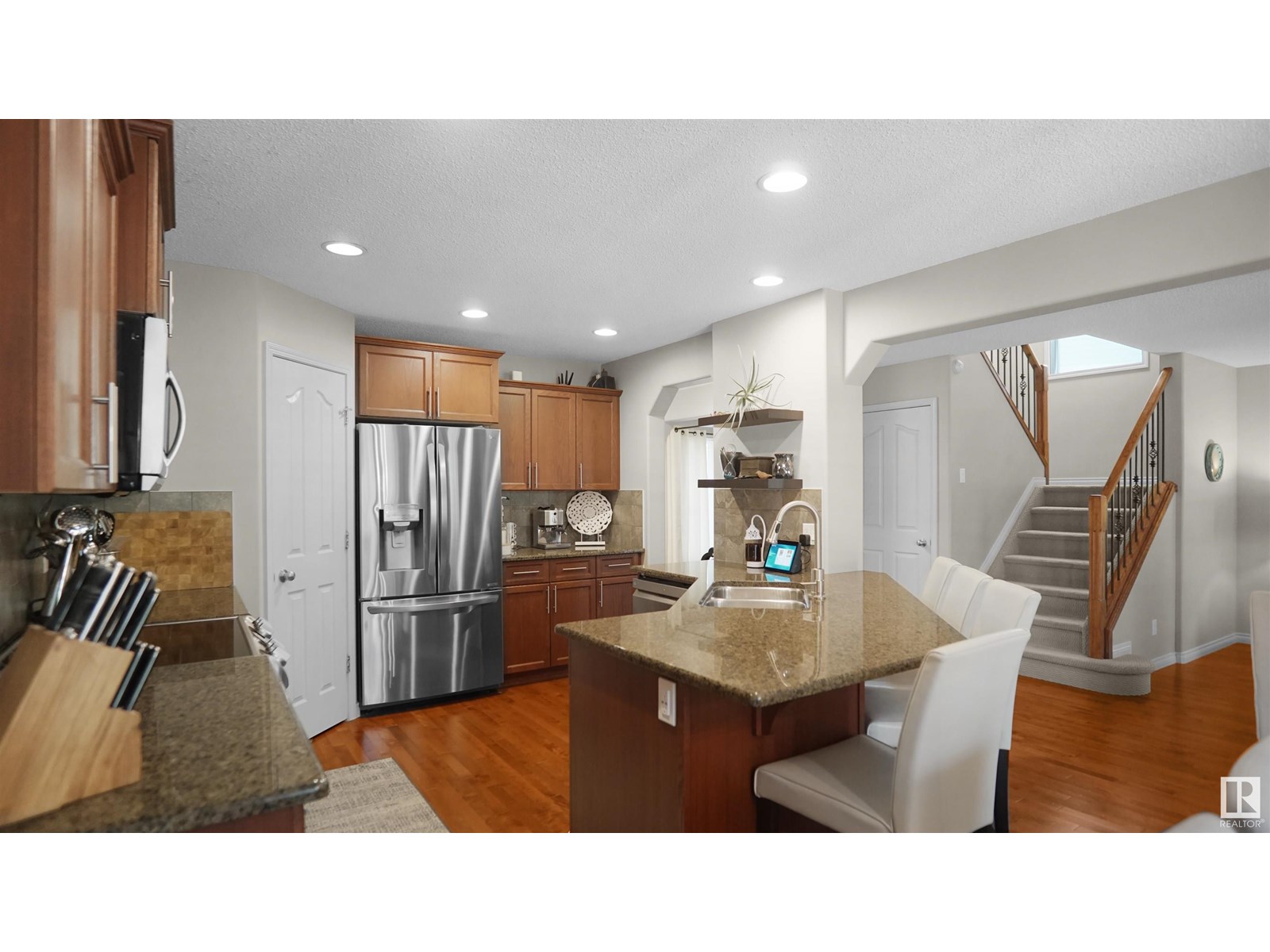 Photo 8 of 20845 92 A Av Nw, Edmonton AB