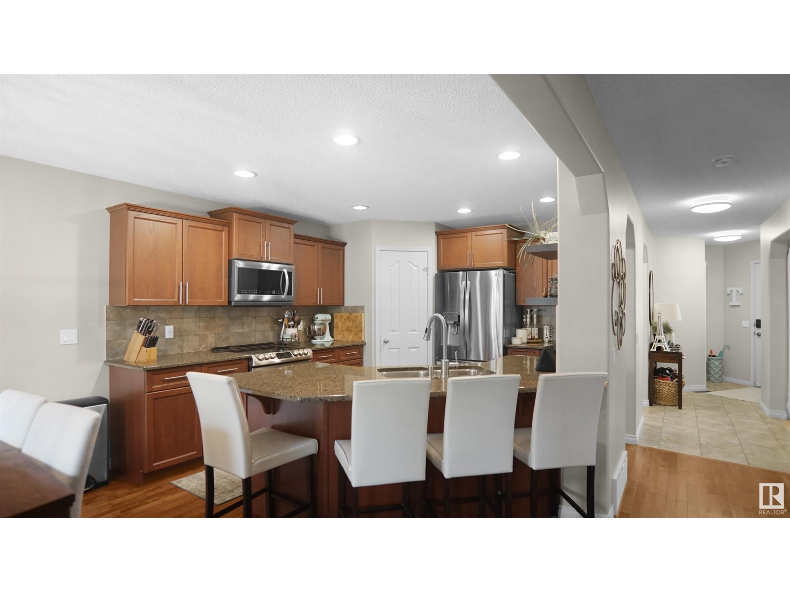 Photo 33 of 20845 92 A Av Nw, Edmonton AB