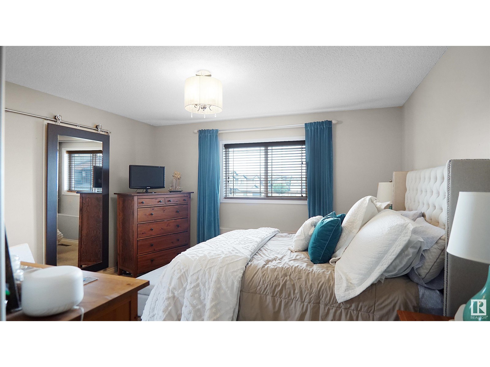 Photo 32 of 20845 92 A Av Nw, Edmonton AB
