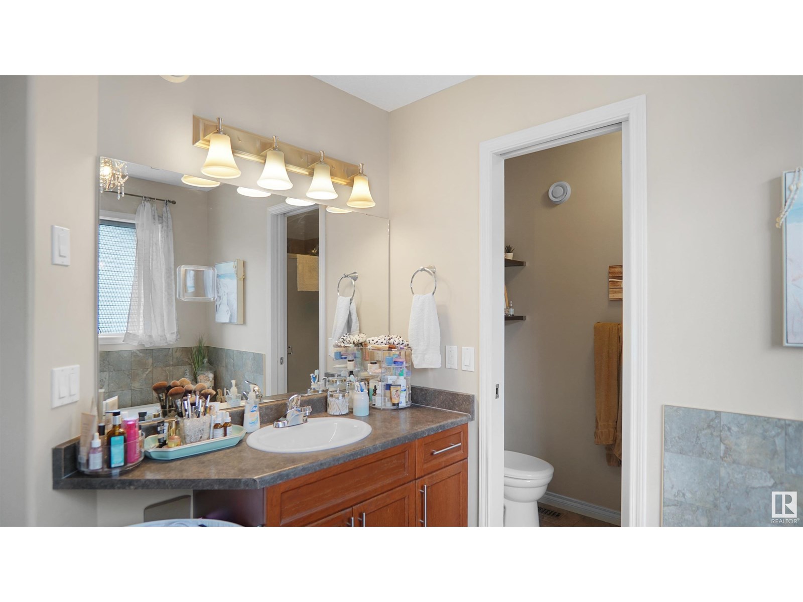 Photo 30 of 20845 92 A Av Nw, Edmonton AB