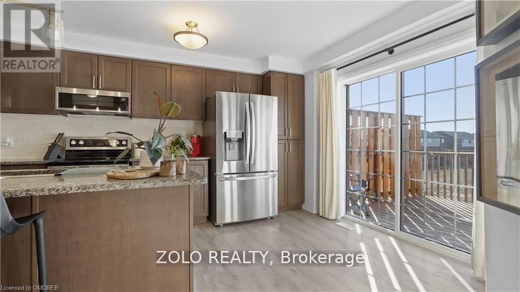 Photo 18 of 106 Monarch Woods Drive, Kitchener ON