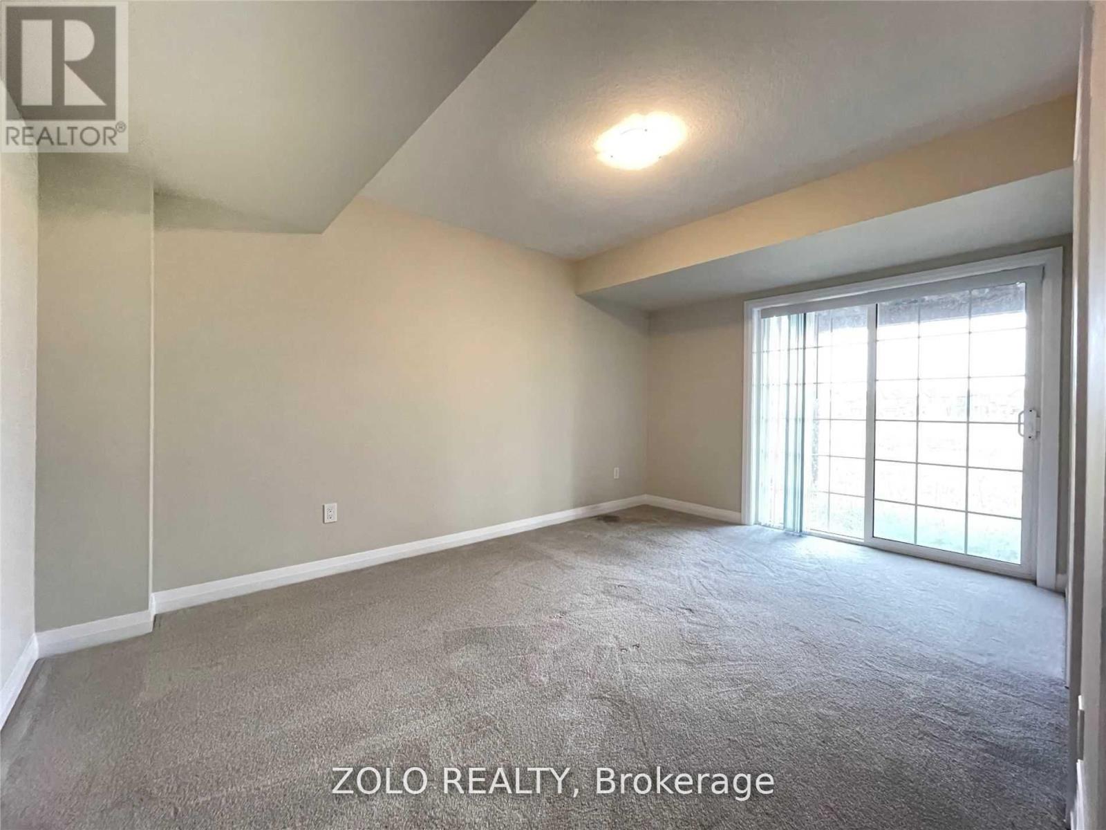 Photo 13 of 106 Monarch Woods Drive, Kitchener ON