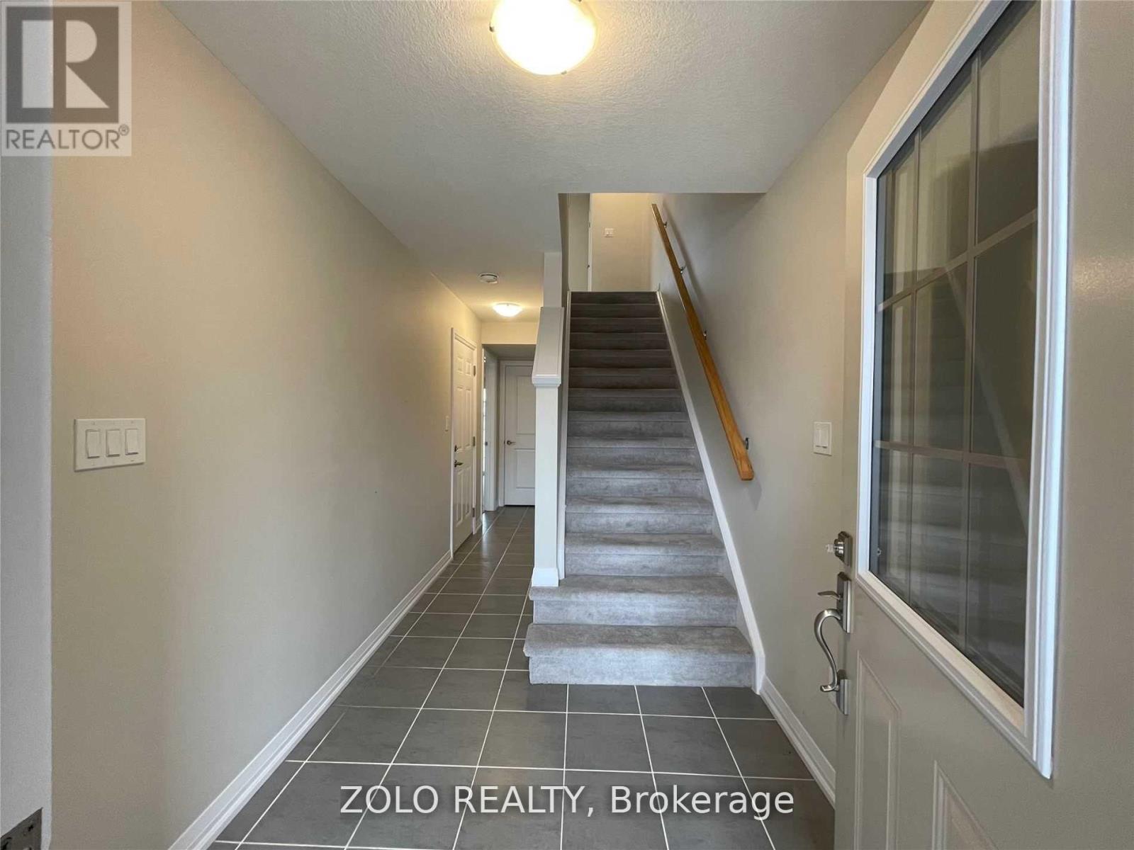 Photo 2 of 106 Monarch Woods Drive, Kitchener ON
