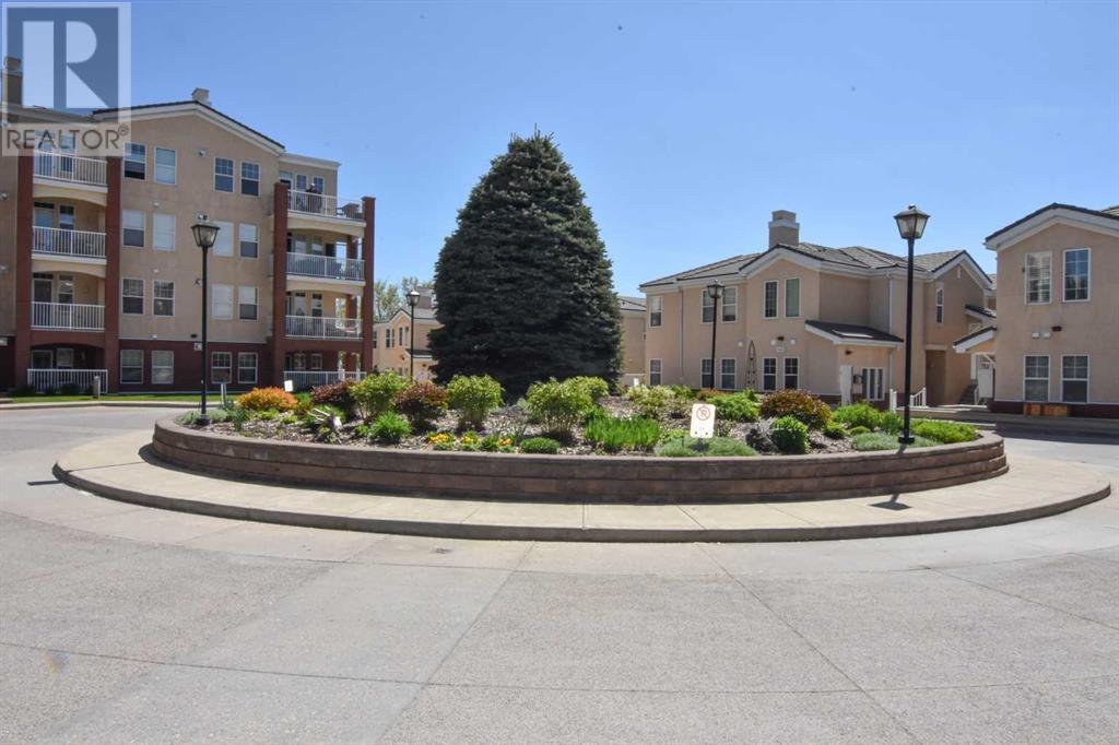 Single Family House for Sale in    Street SW Shawnee Slopes Calgary 