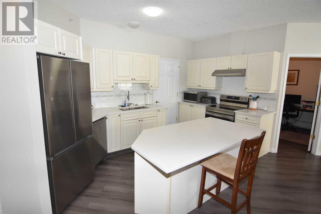 Single Family House for Sale in    Street SW Shawnee Slopes Calgary 