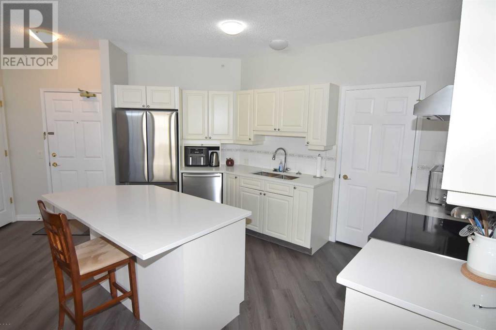 Single Family House for Sale in    Street SW Shawnee Slopes Calgary 