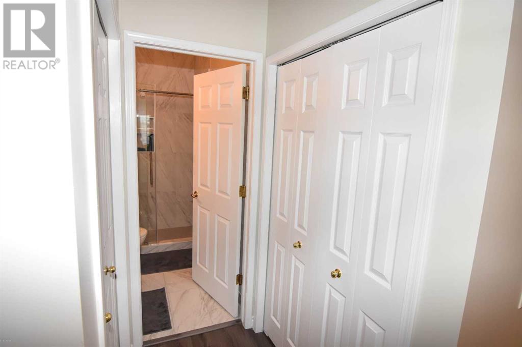 Single Family House for Sale in    Street SW Shawnee Slopes Calgary 