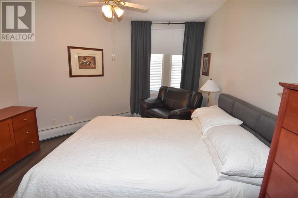 Single Family House for Sale in    Street SW Shawnee Slopes Calgary 