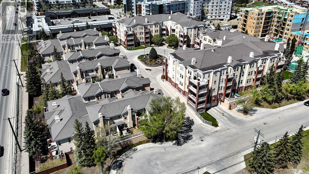 Single Family House for Sale in    Street SW Shawnee Slopes Calgary 
