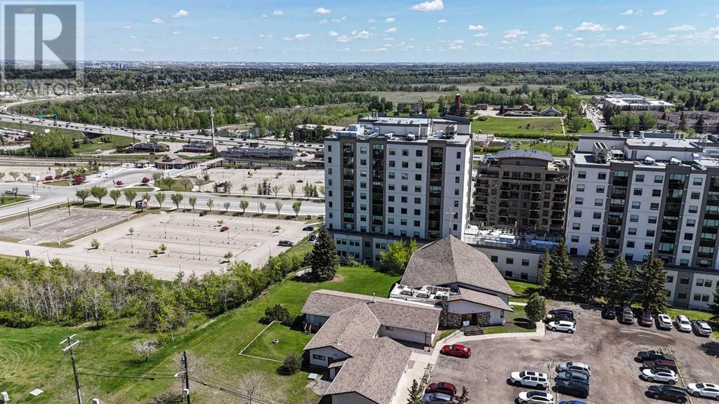 Single Family House for Sale in    Street SW Shawnee Slopes Calgary 