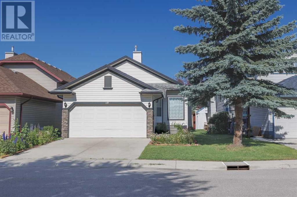 Single Family House 4 Level for Sale in  Erin Grove SE Erin Woods Calgary 