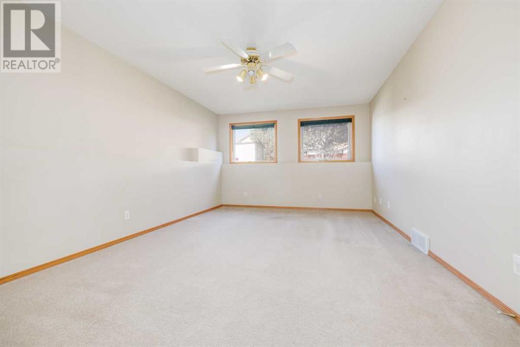 Single Family House 4 Level for Sale in  Erin Grove SE Erin Woods Calgary 