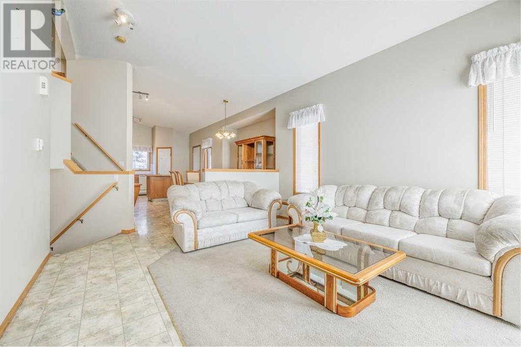 Single Family House 4 Level for Sale in  Erin Grove SE Erin Woods Calgary 