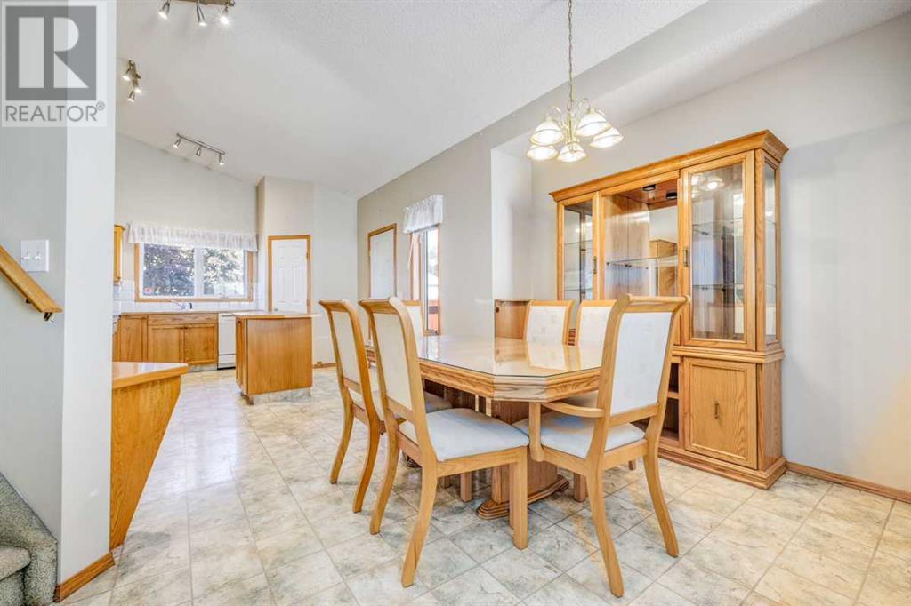 Single Family House 4 Level for Sale in  Erin Grove SE Erin Woods Calgary 