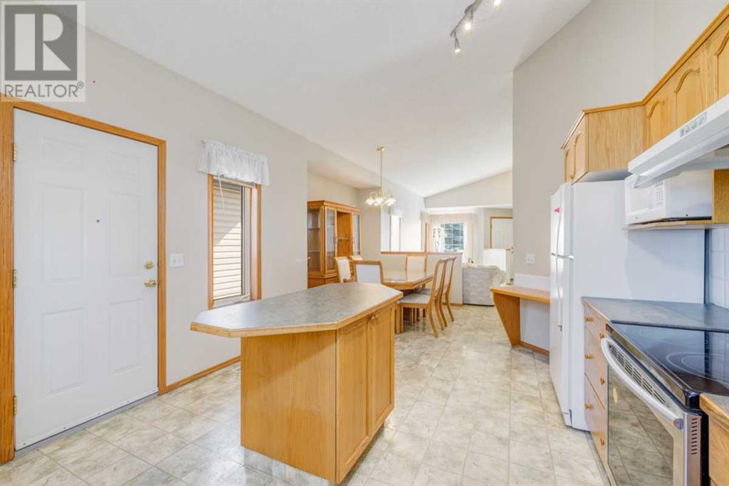 Single Family House 4 Level for Sale in  Erin Grove SE Erin Woods Calgary 