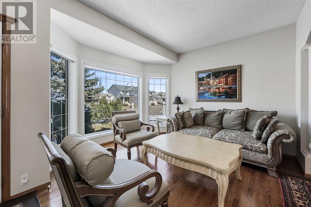 Single Family House for Sale in  Coral Shores Cape NE Coral Springs Calgary 