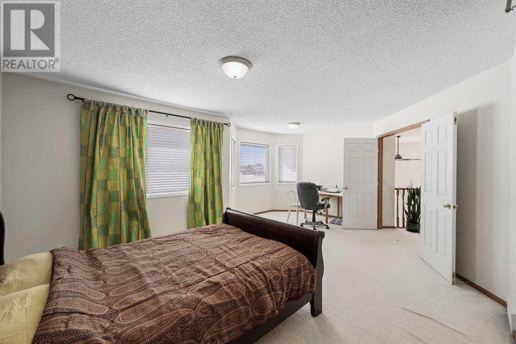Single Family House for Sale in  Coral Shores Cape NE Coral Springs Calgary 