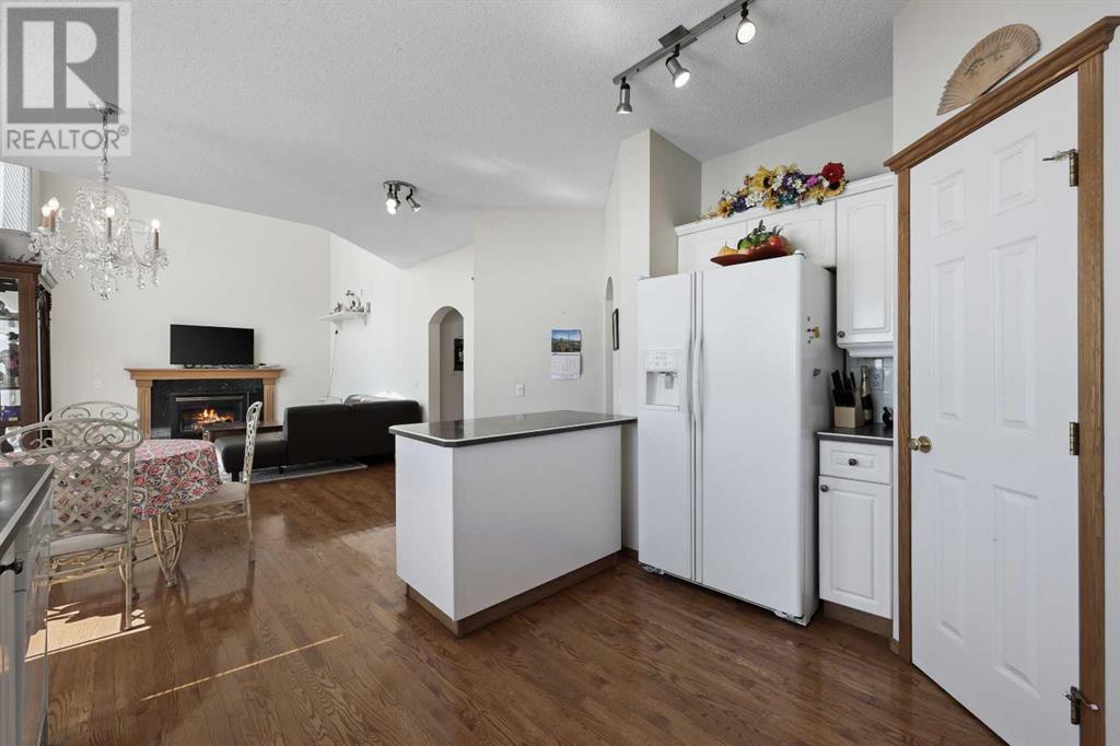 Single Family House for Sale in  Coral Shores Cape NE Coral Springs Calgary 