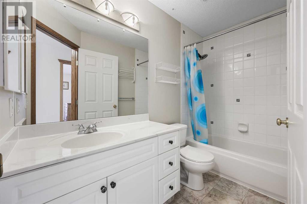 Single Family House for Sale in  Coral Shores Cape NE Coral Springs Calgary 
