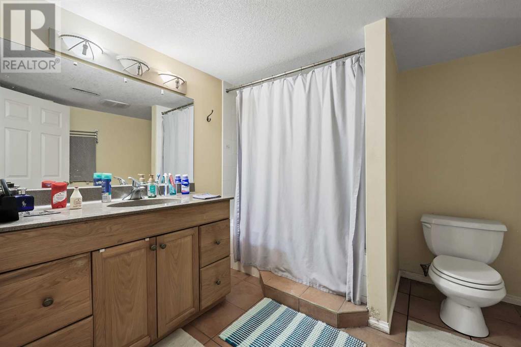 Single Family House for Sale in  Coral Shores Cape NE Coral Springs Calgary 