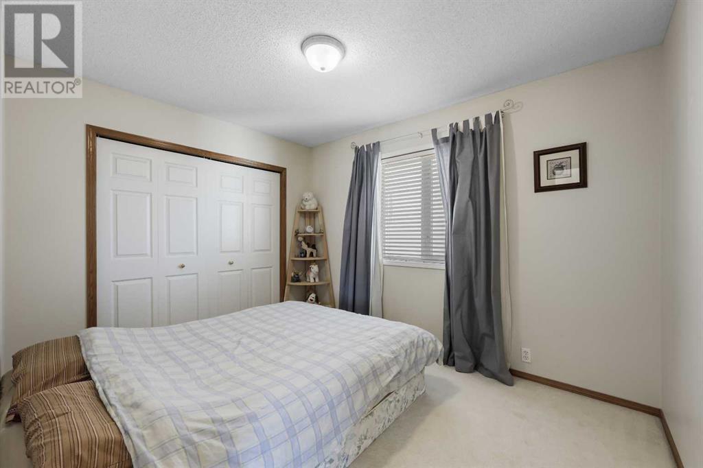 Single Family House for Sale in  Coral Shores Cape NE Coral Springs Calgary 
