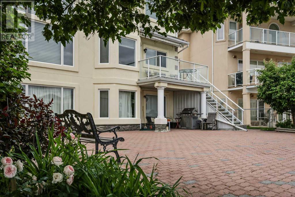 Single Family House for Sale in  Coral Shores Cape NE Coral Springs Calgary 