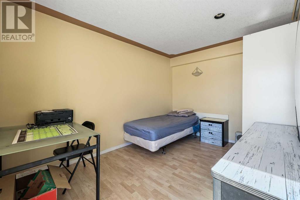 Single Family House for Sale in  Coral Shores Cape NE Coral Springs Calgary 