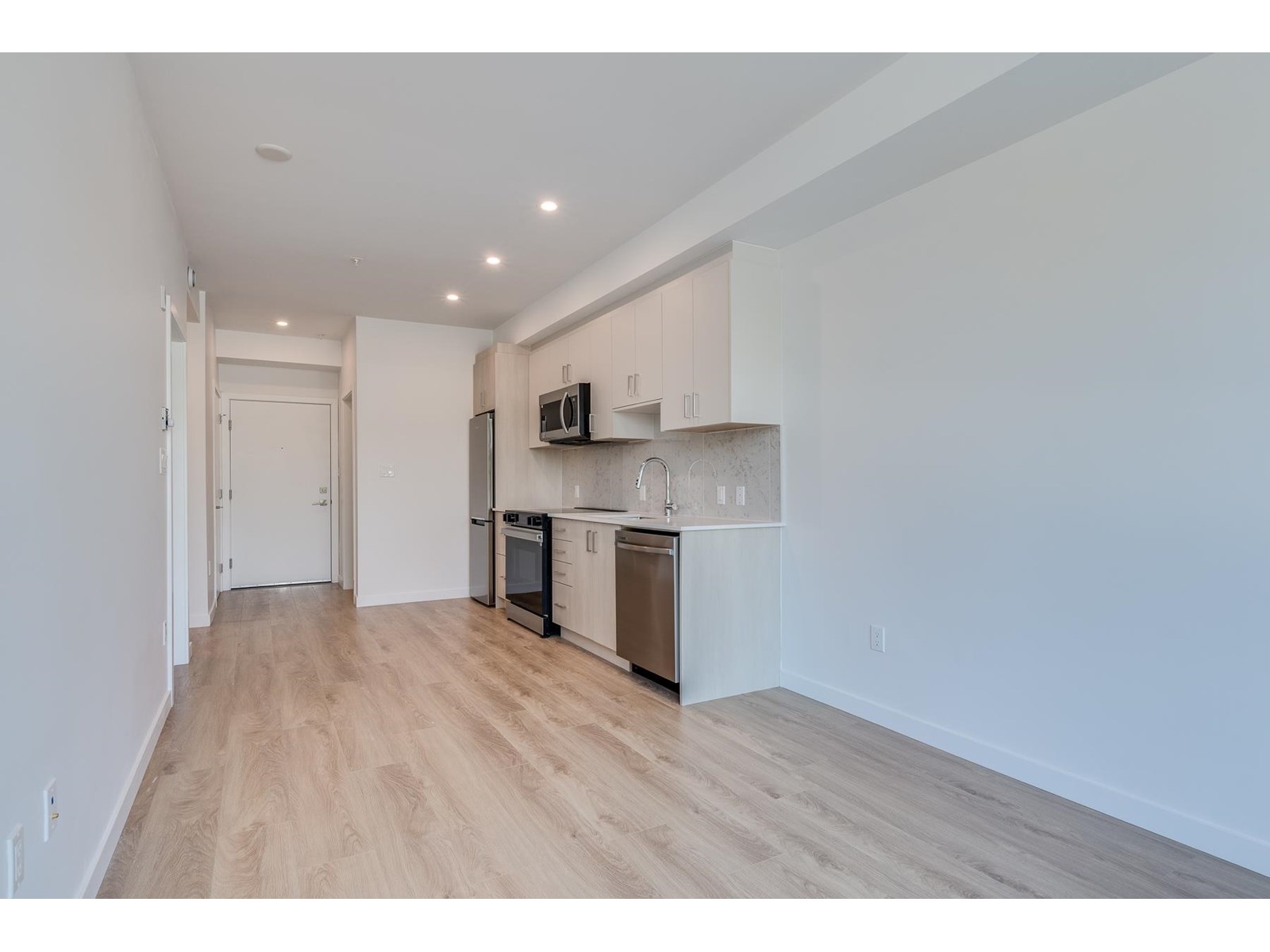 Photo 1 of E 216 13858 108 Avenue, Surrey BC