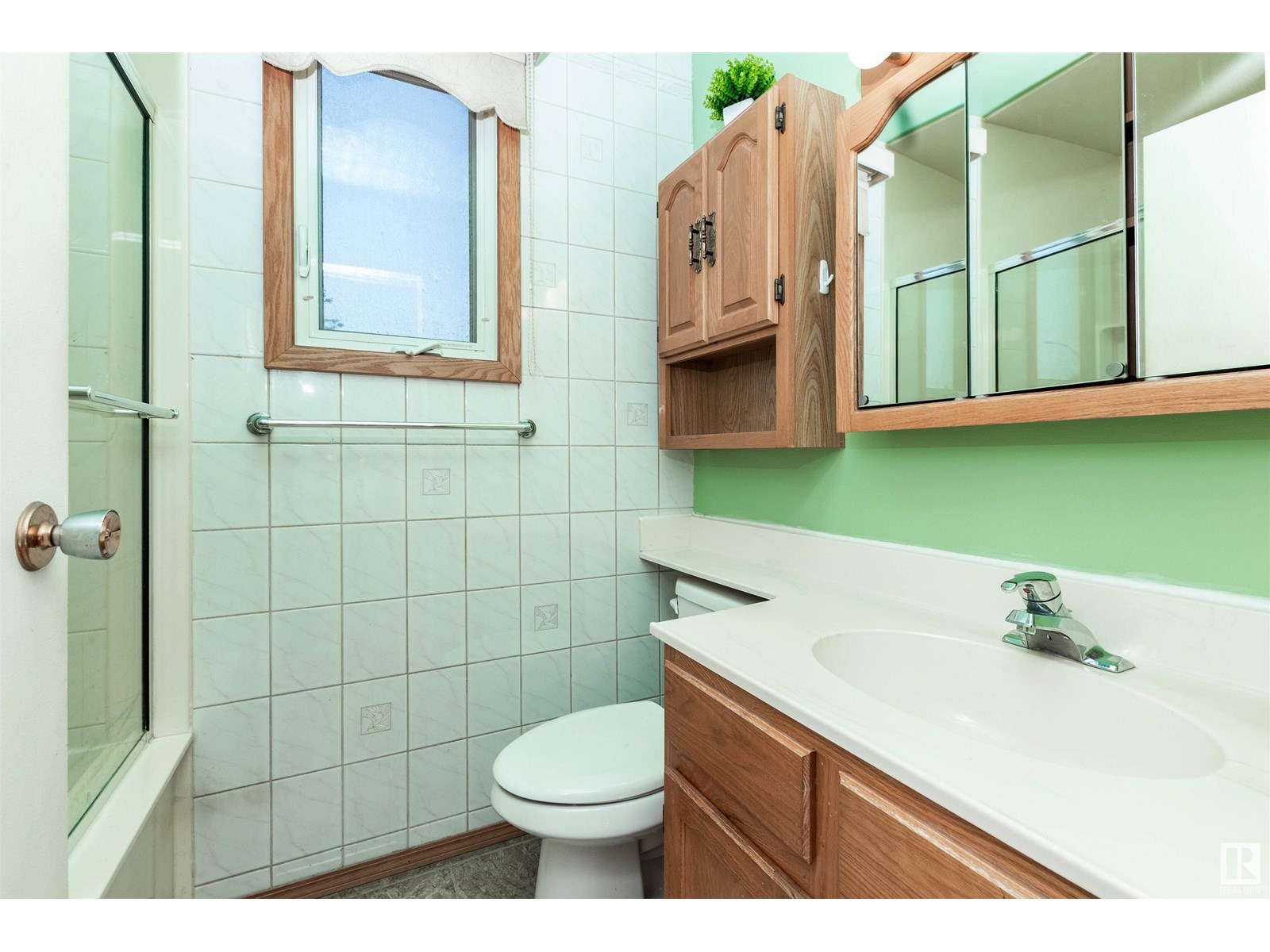 Photo 14 of 14528 29 St Nw Nw, Edmonton AB