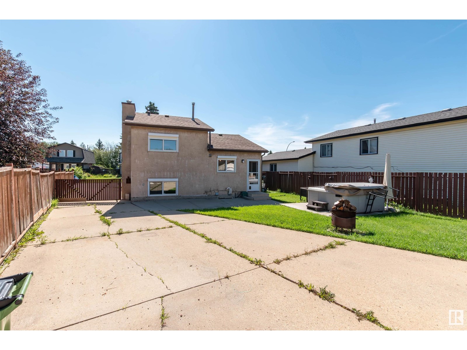 Photo 23 of 14528 29 St Nw Nw, Edmonton AB
