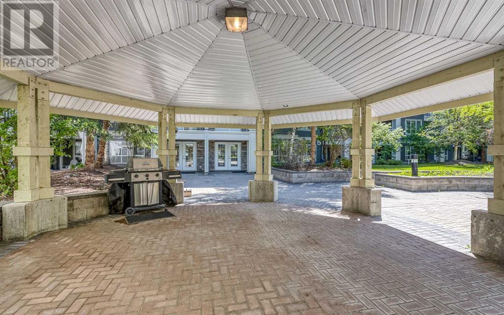 Single Family House for Sale in   Richard Court SW Lincoln Park Calgary 