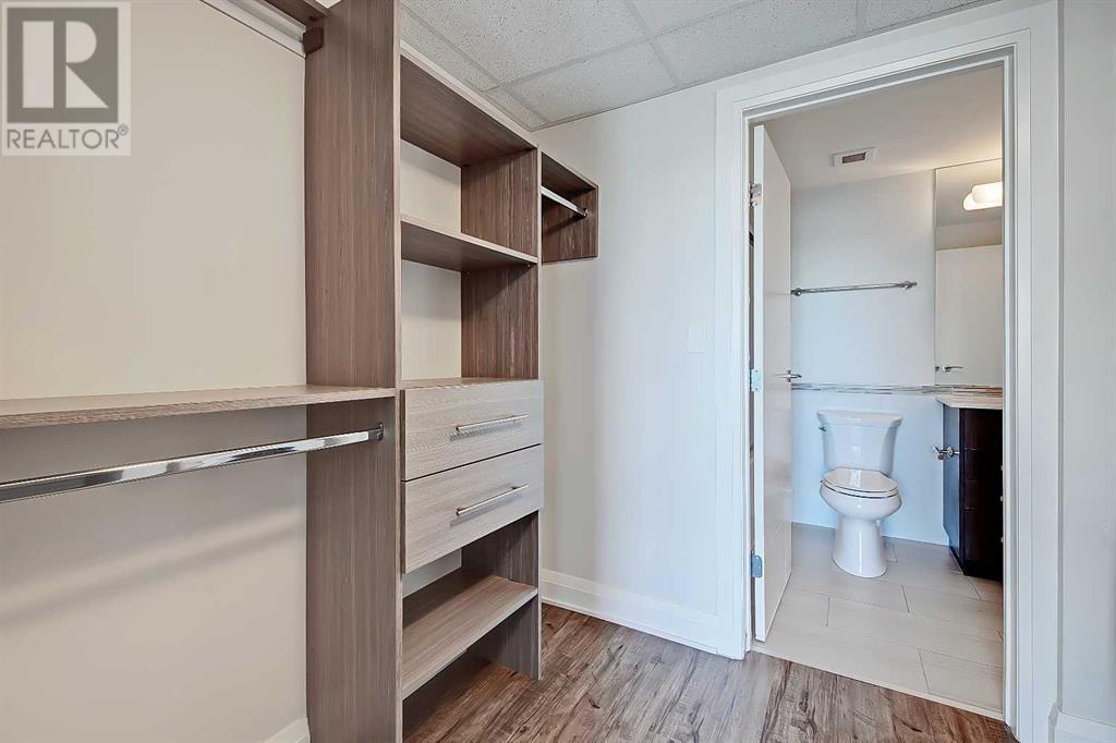 Single Family House for Sale in    Avenue SW Downtown Commercial Core Calgary 