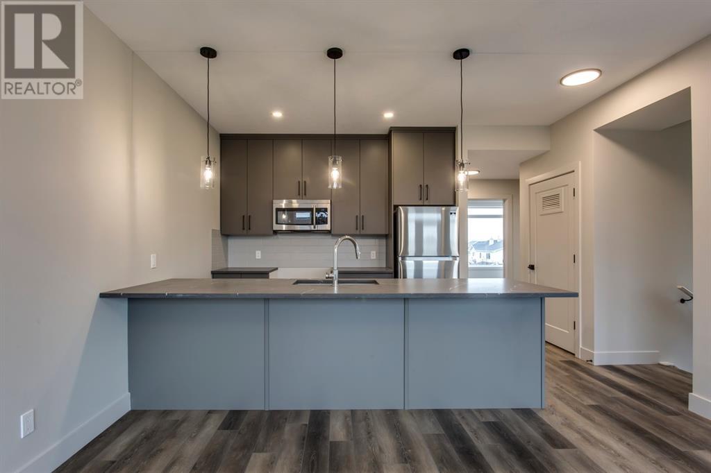 Single Family House for Sale in  Royal Elm Road NW Royal Oak Calgary 