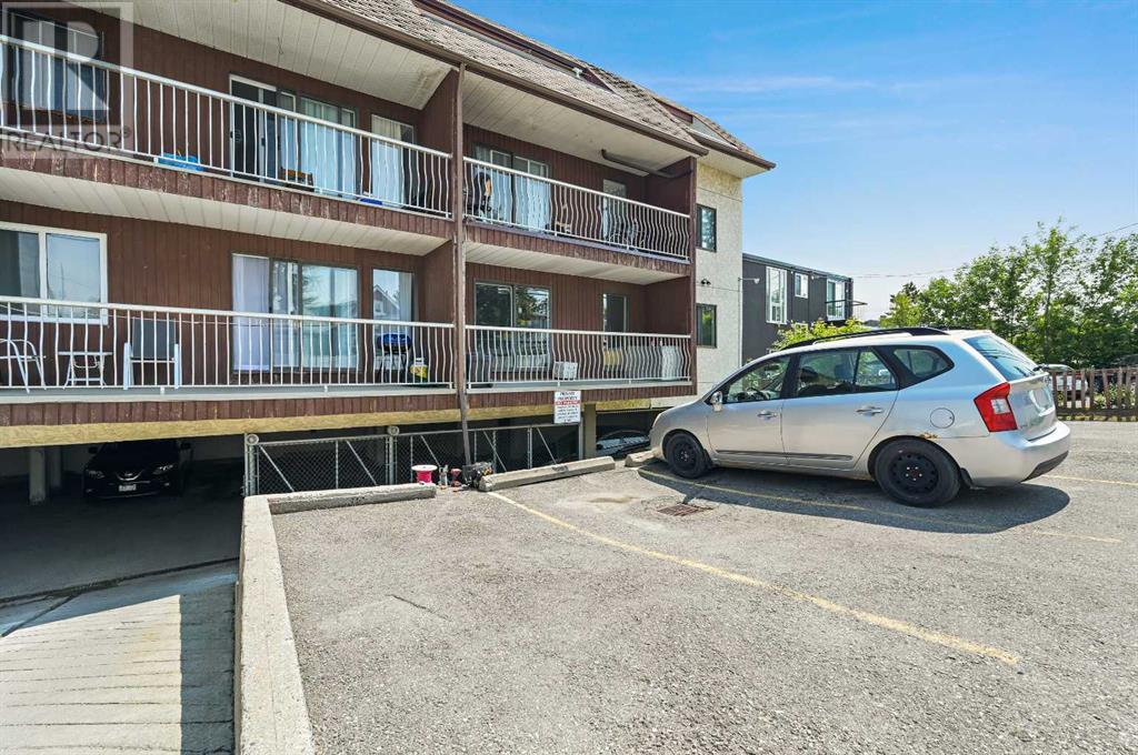 Single Family House for Sale in    Street SW Rosscarrock Calgary 