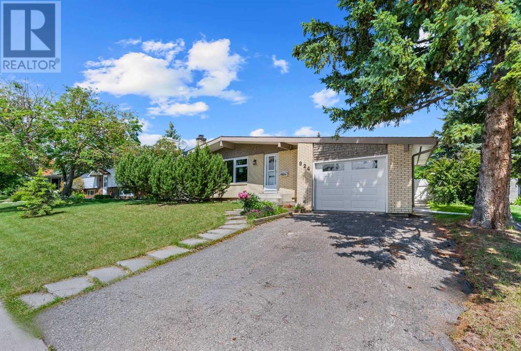 Single Family House Bungalow for Sale in  Cannock Road SW Canyon Meadows Calgary 
