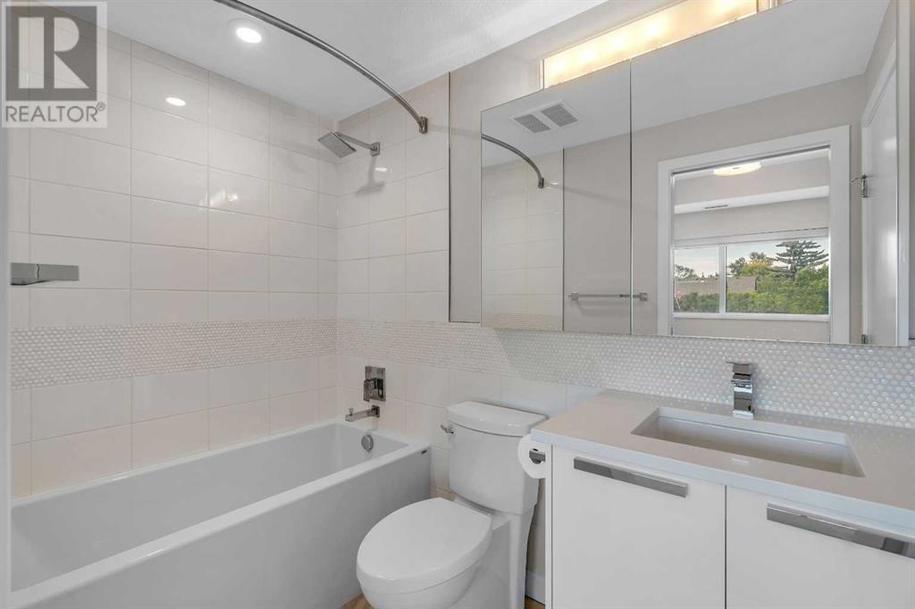 Single Family House for Sale in    Avenue NW Hillhurst Calgary 