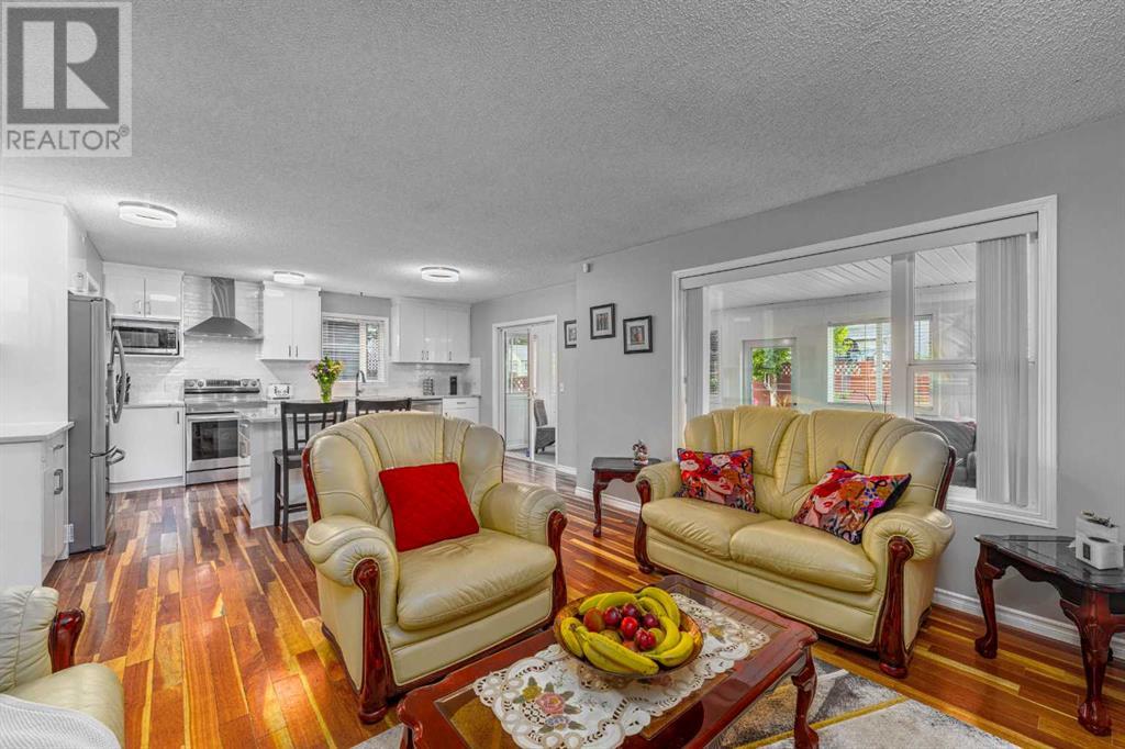 Single Family House for Sale in  Chapalina Manor SE Chaparral Calgary 