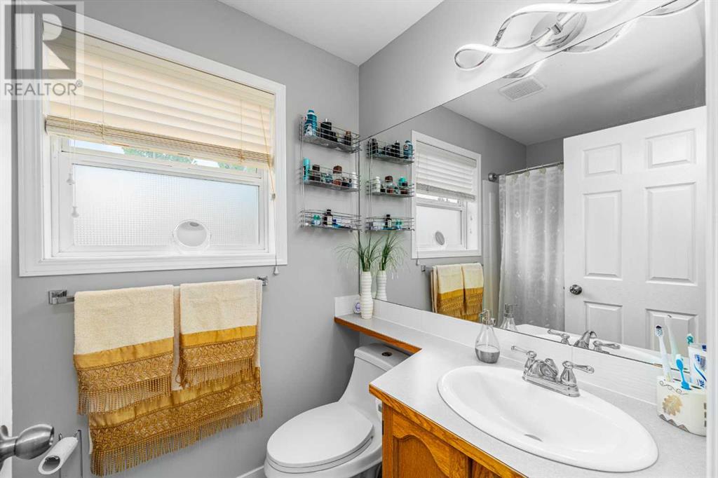 Single Family House for Sale in  Chapalina Manor SE Chaparral Calgary 