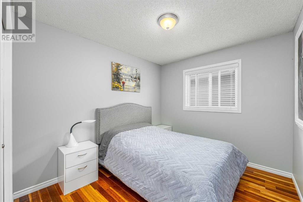 Single Family House for Sale in  Chapalina Manor SE Chaparral Calgary 