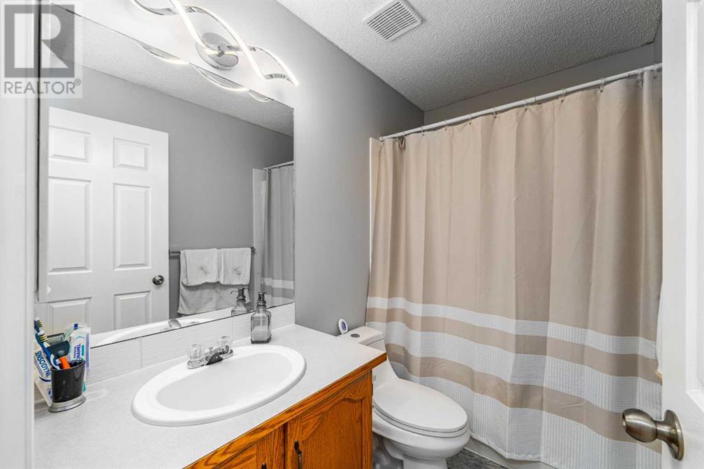 Single Family House for Sale in  Chapalina Manor SE Chaparral Calgary 