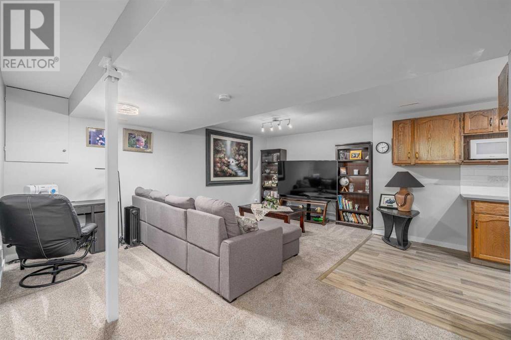Single Family House for Sale in  Chapalina Manor SE Chaparral Calgary 