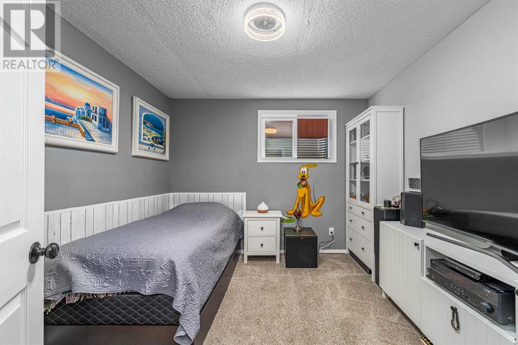 Single Family House for Sale in  Chapalina Manor SE Chaparral Calgary 
