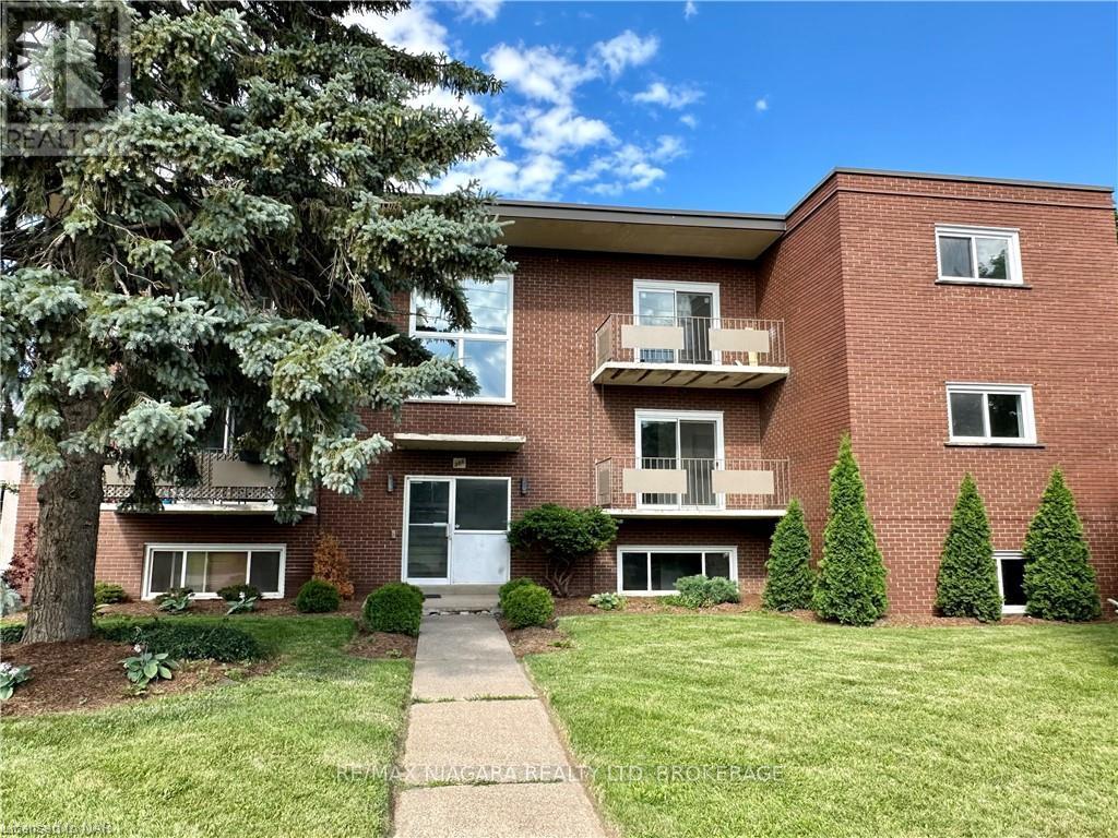 Photo 17 of 8 286 Vine Street, St Catharines ON