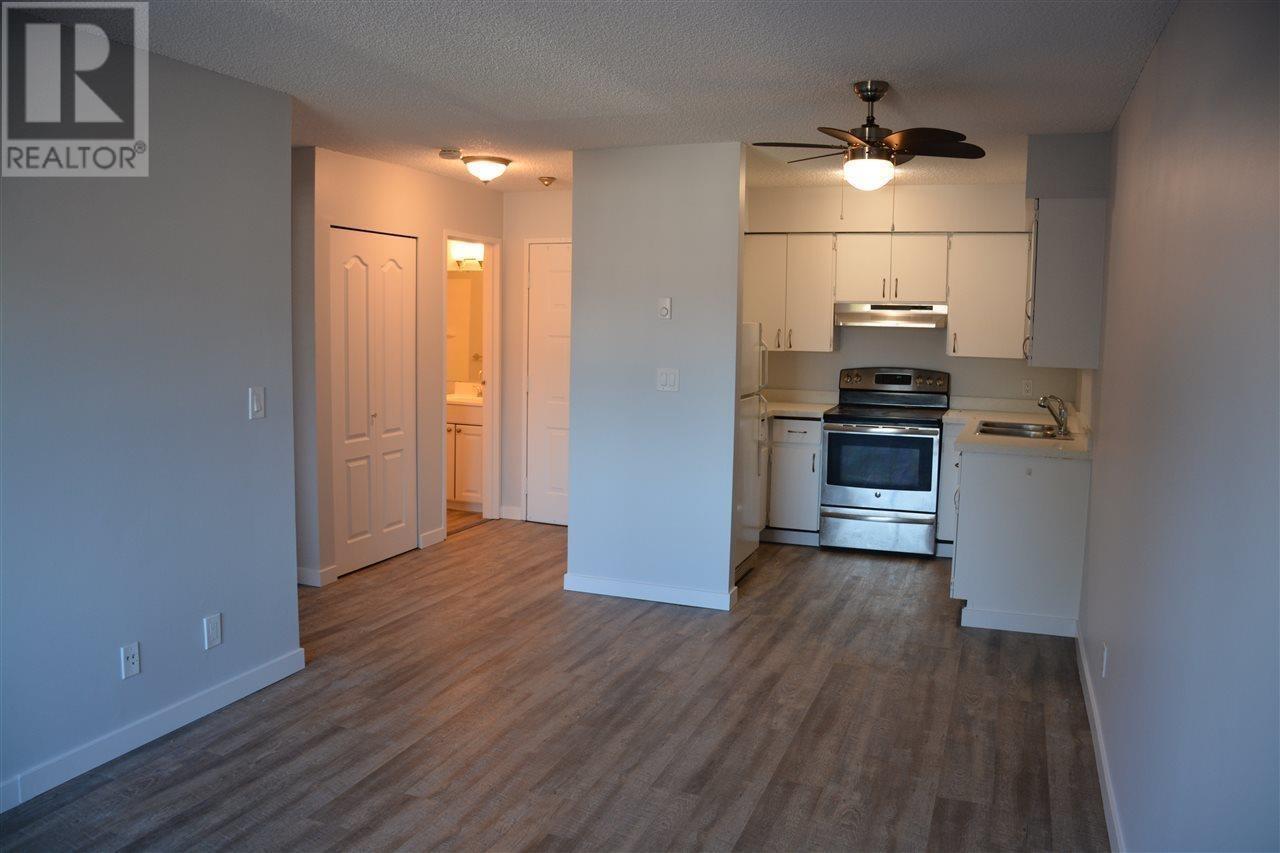 105 1948 COQUITLAM AVENUE, Port Coquitlam