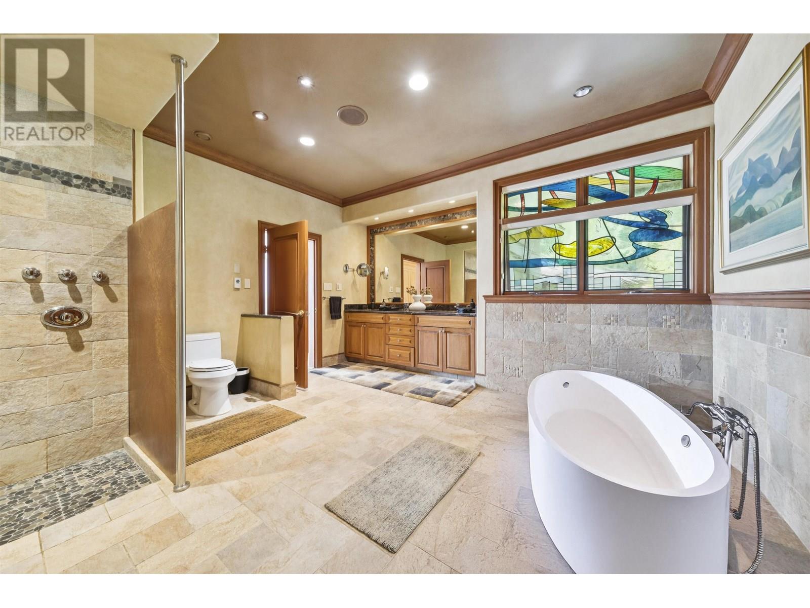 270 LIONS BAY AVENUE, Lions Bay