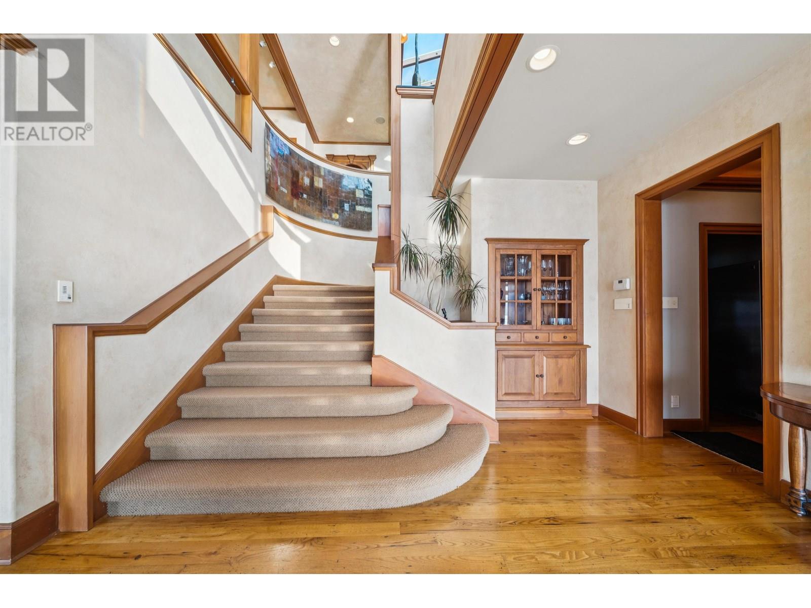 270 LIONS BAY AVENUE, Lions Bay