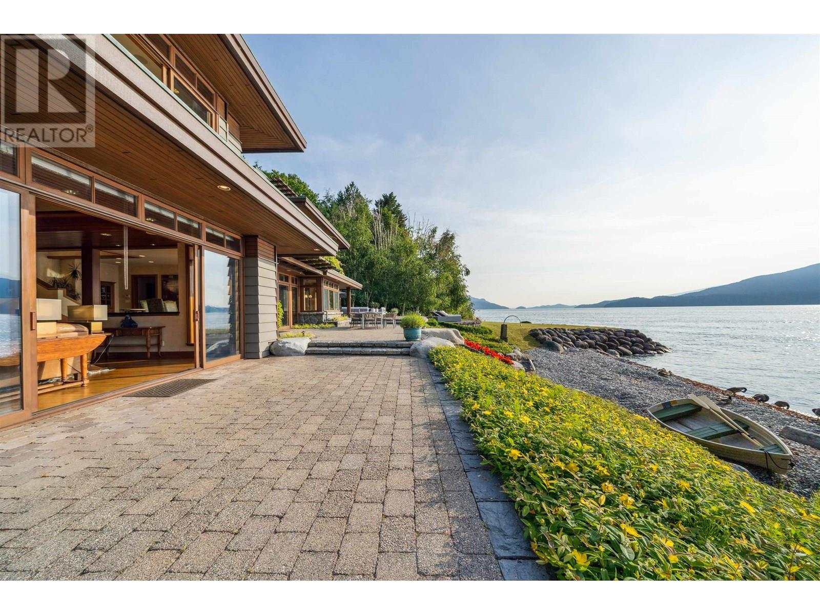 270 LIONS BAY AVENUE, Lions Bay